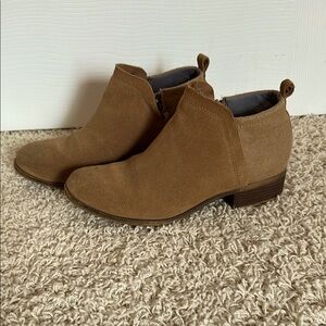 Toms Suede Boots